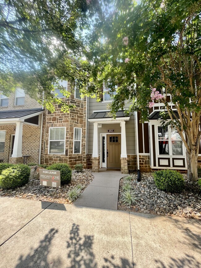 Building Photo - 103 Portico Street