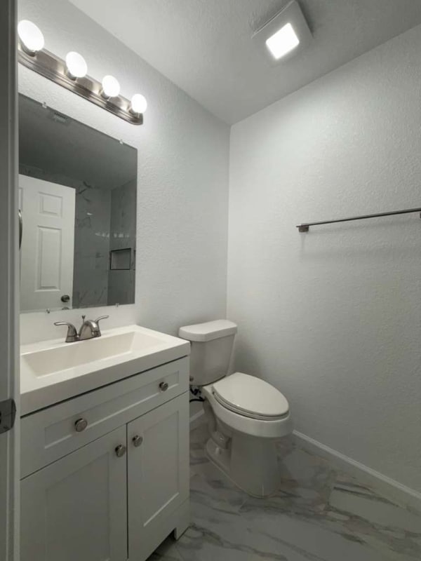 Building Photo - 6718 Pear Tree