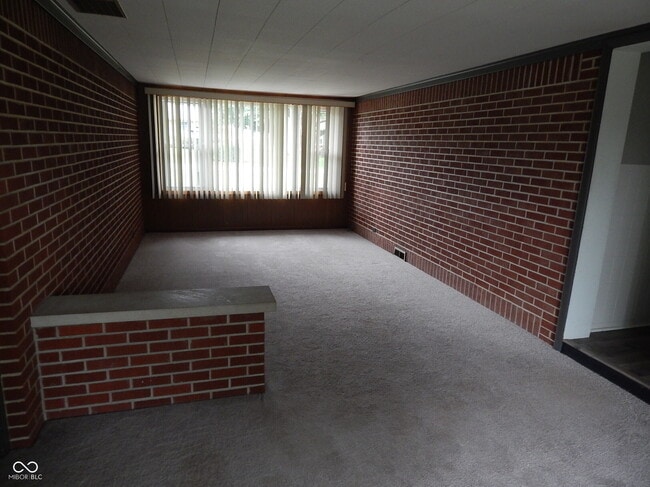 Building Photo - 178 Easy St