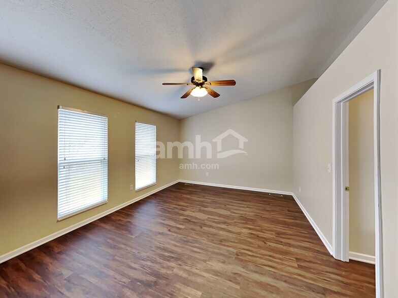 Building Photo - 338 Calebs Ct