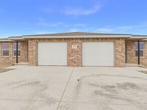 Building Photo - 1124 Caprock St
