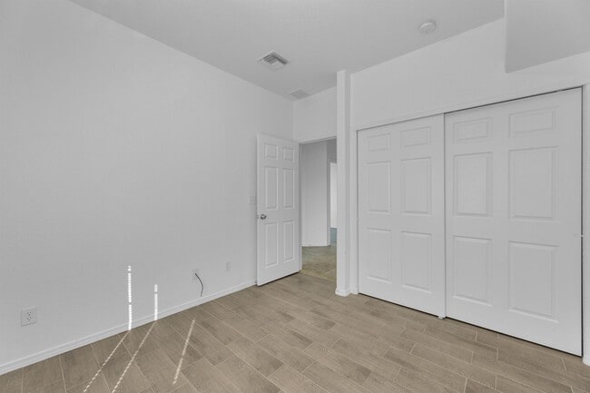 Building Photo - 657 Bariloche Dr