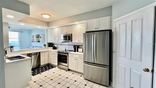 Building Photo - 4981 Bacopa Ln S