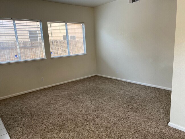 Building Photo - 8765 Clay Glen Way