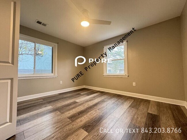 Building Photo - 842 White Oak Dr