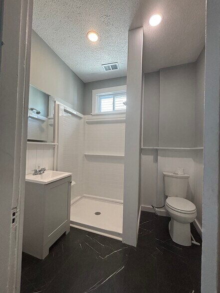 Building Photo - 3537 Fleming Ave