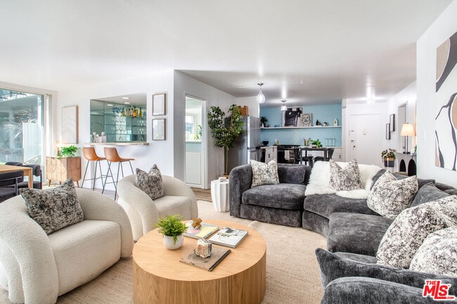 Building Photo - 9950 Durant Dr