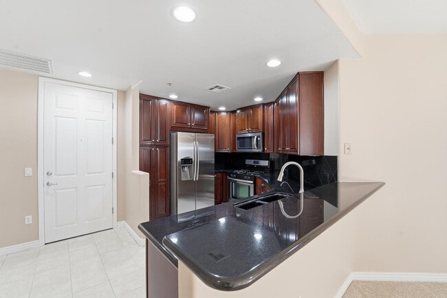 Building Photo - 5350 E Deer Valley Dr