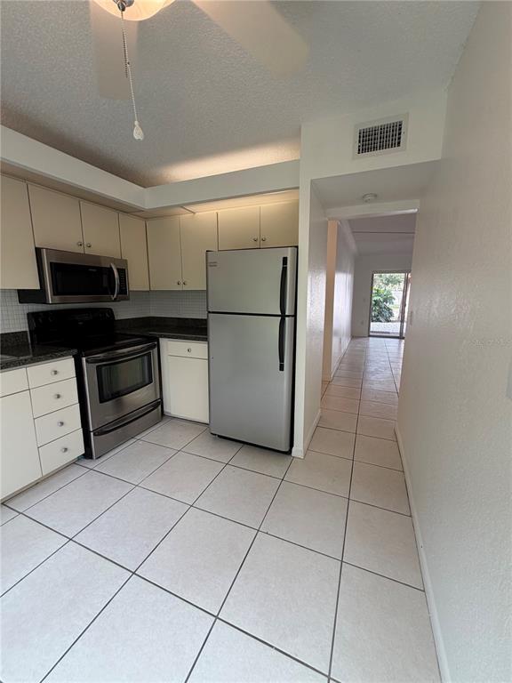 Building Photo - 2205 Belleair Rd