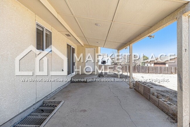 Building Photo - 147 S Golfwood Dr W