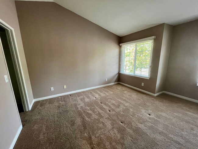 Building Photo - Gorgeous Condo for rent in Tustin Ranch