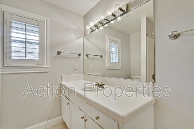 Building Photo - 2704 Doverton Square