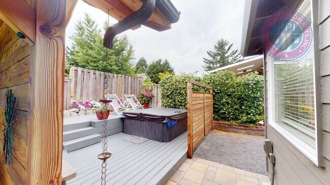 Building Photo - Gorgeous Single Level Home in Sought After...
