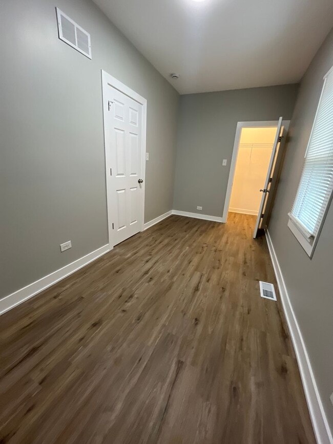 Building Photo - Newly Remodeled 3Bedroom house in Calumet ...