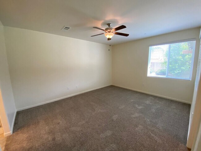 Building Photo - Tulare home coming soon!