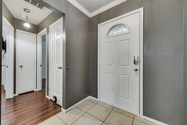 Building Photo - 116 Kensington Ct