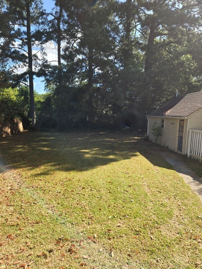Building Photo - Charming 3-bedroom, 1-bathroom home in Por...
