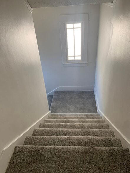 Building Photo - 120 N Berendo St