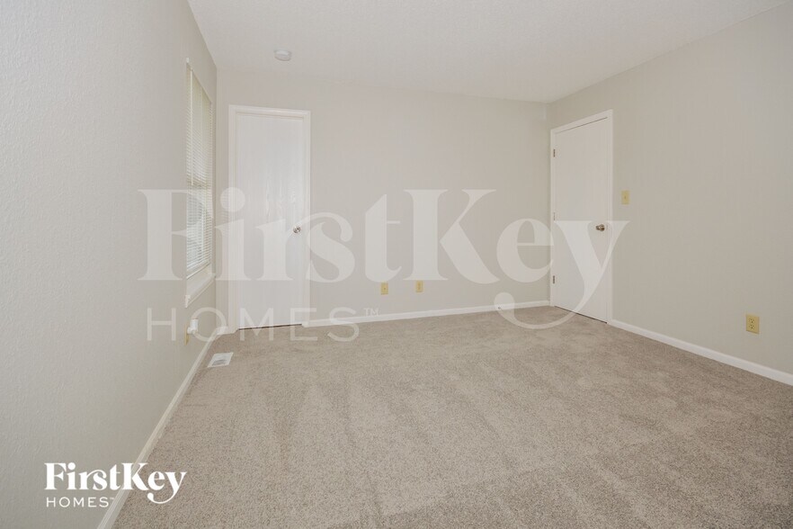 Building Photo - 6344 River Valley Way