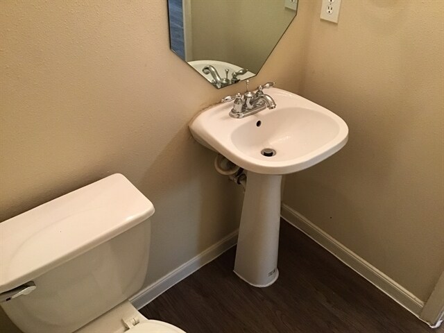 Building Photo - 10523 Linsley Lane