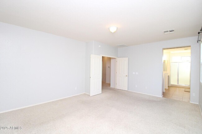 Building Photo - 3316 E Kingbird Pl