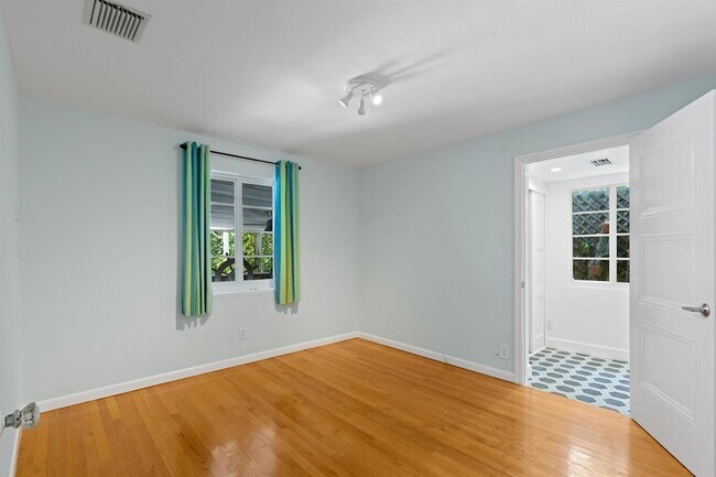 Building Photo - 430 N Ocean Breeze