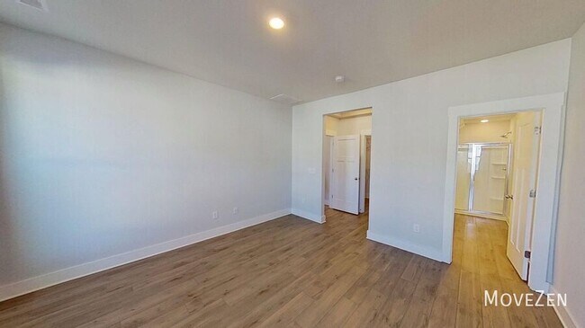 Building Photo - 210 Woodhouse Wy