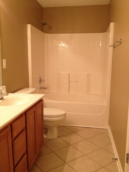 Building Photo - 2119 Long Meadow Dr