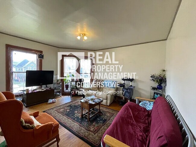 Building Photo - 808 W Kalamazoo Ave