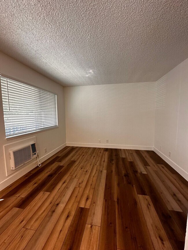 Interior Photo - 212 Boulder Creek Drive