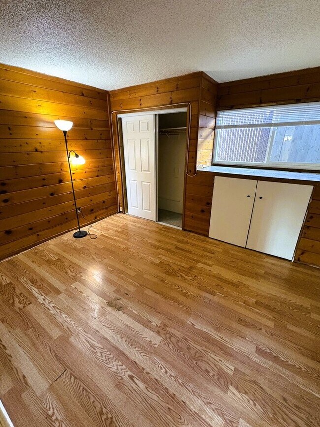 Building Photo - 8225-8227 Dowling St.