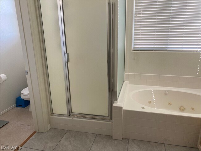 Building Photo - 10555 Lessona St