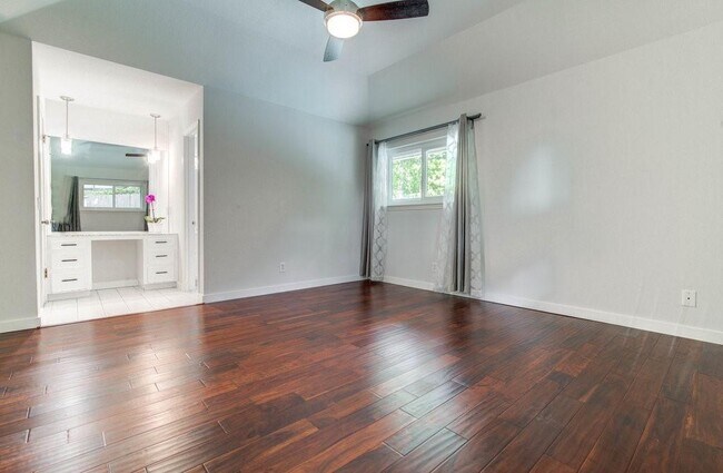 Building Photo - 2300 Cypress Point E