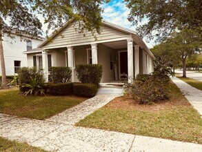Building Photo - Three Bedroom Plus Den and 2 Bath House in...