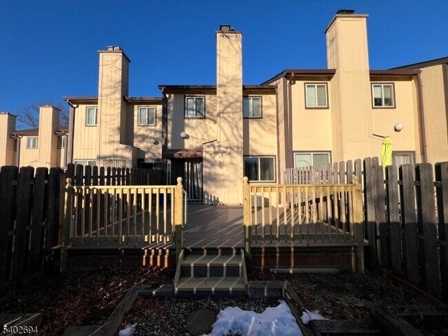 Building Photo - 124 Chelsea Way