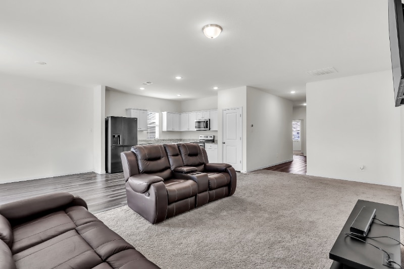 Building Photo - 404 Stone Creek Blvd