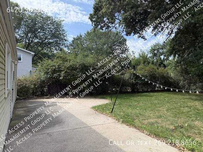 Building Photo - 6420 Sussex St