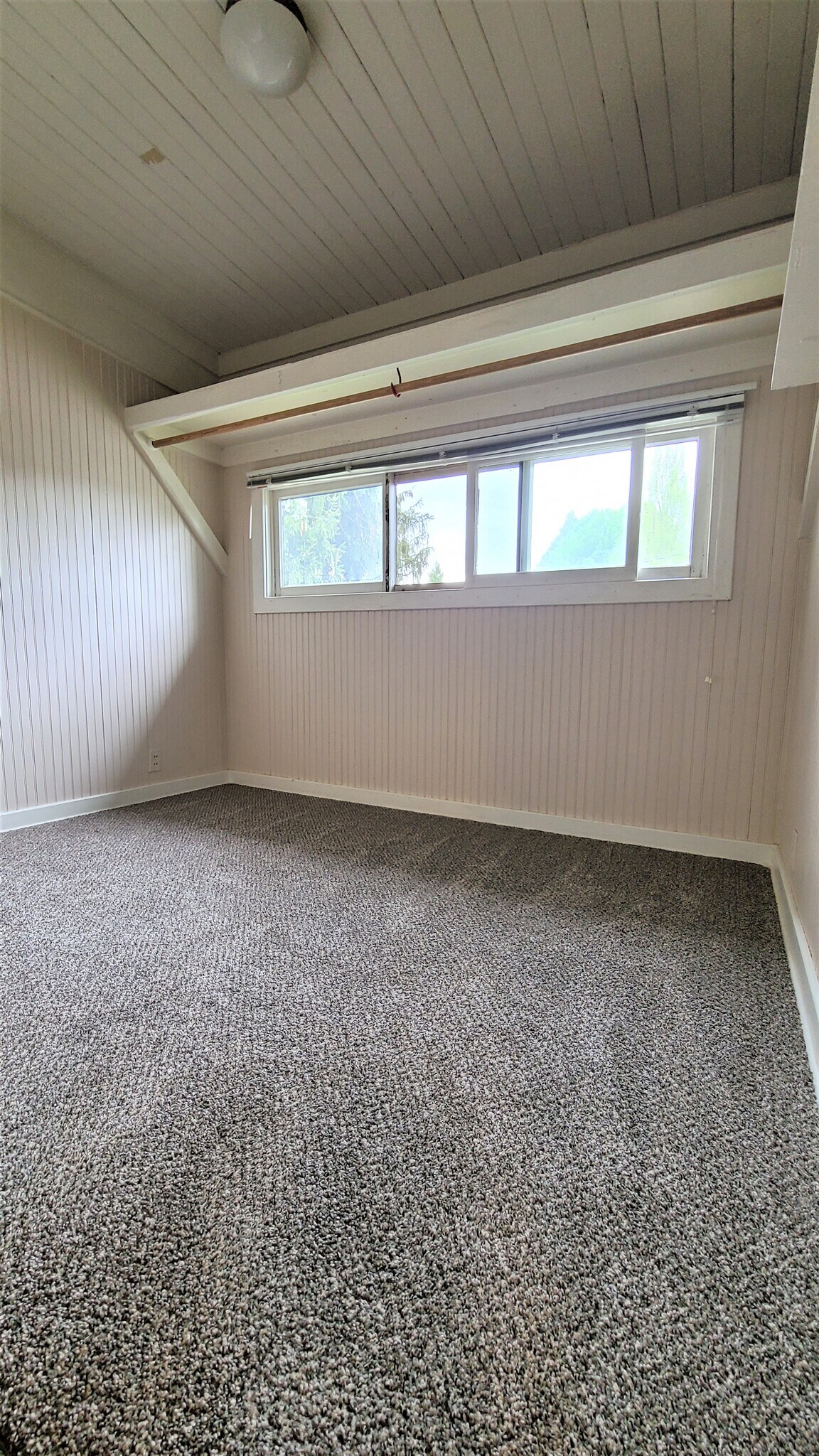Extra space - 602 NW 9th St