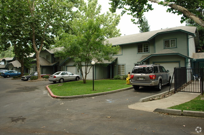 Building Photo - Humboldt Ridge