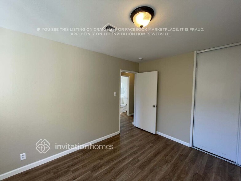 Building Photo - 1445 Delwood St