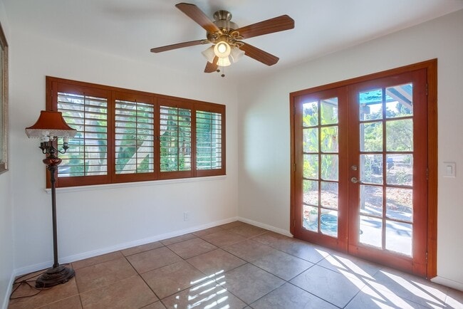 Building Photo - 543 Edna Way