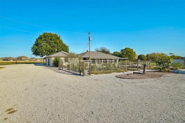 Building Photo - 800 Co Rd 117