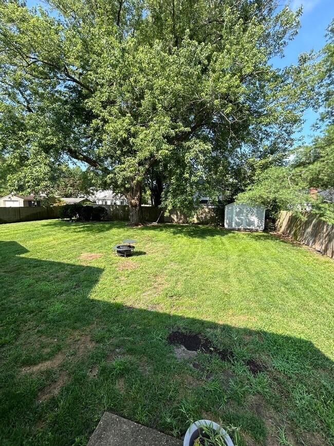 Building Photo - 4BD/2.5BA in Albemarle Acres Neighborhood ...