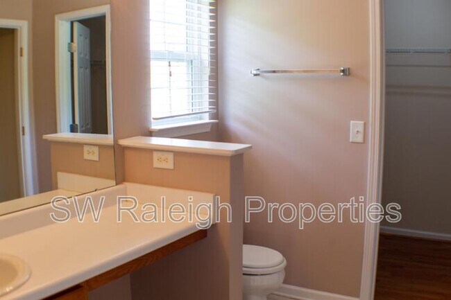 Building Photo - 5145 Mabe Dr