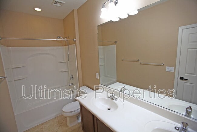 Building Photo - 18028 W Golden Ln