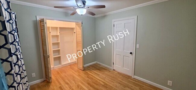 Building Photo - 3229 Westonia Dr