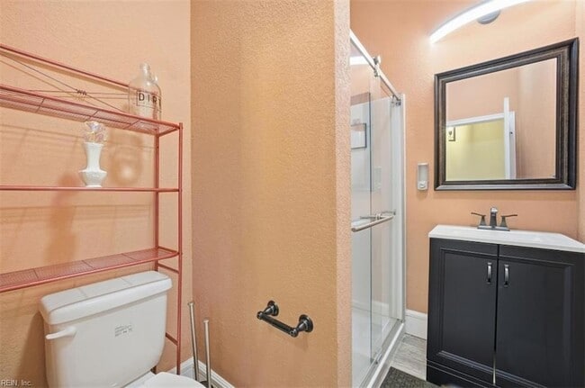 Building Photo - 1325 W Little Creek Rd