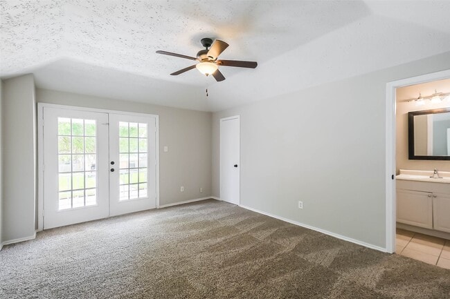 Building Photo - 15243 Peachmeadow Ln