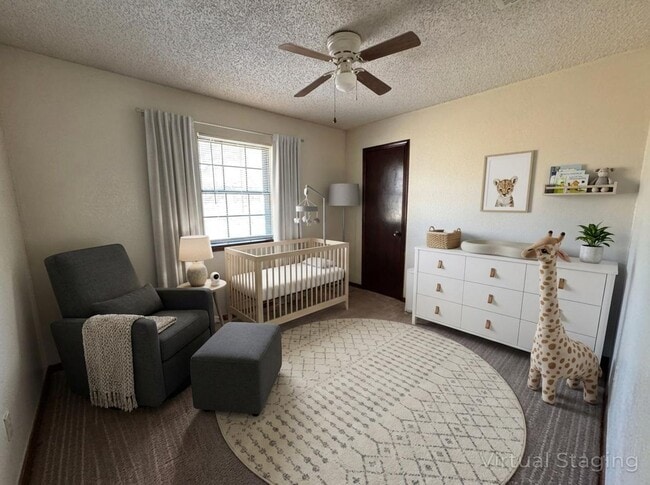 Building Photo - 207 E Hogan Dr