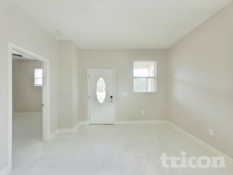 Building Photo - 9021 Riverview Dr